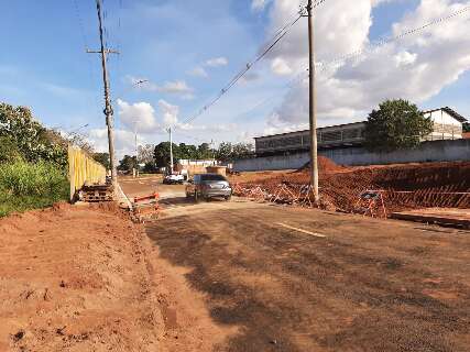 Apesar de rua liberada, obras no acesso ao São Julião terminam em 3 semanas