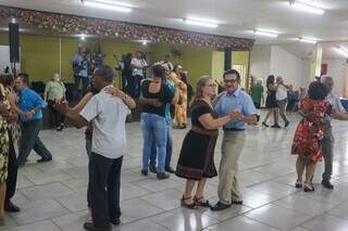 Baile de sexta-feira (26) do CCI Vovó Ziza no Bairro Tiradentes. (Foto: Paulo Francis)