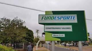 Fachada da Fundesporte, no Parque dos Poderes, em Campo Grande (Foto: Arquivo/Campo Grande News)