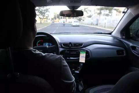 Motoristas de aplicativo e taxistas autônomos têm desconto de 40% no IRPF 2023
