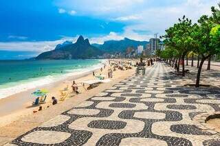 O meio do ano é o melhor momento para visitar o Rio, é quando a cidade fica mais vazia, as praias os calçadões e o valor não é tão castigante - Foto: Reprodução