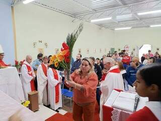 Missa foi celebrada seguindo todos os ritos da igreja. (Foto: Arquivo pessoal)