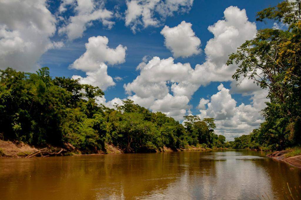 UMA FAMÍLIA QUE SE DEDICA PARA A PESCA ESPORTIVA