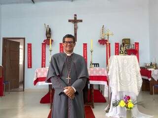 Dom Roberto é responsável pela primeira sede da Igreja Católica Apostólica do Brasil na cidade. (Foto: Jéssica Fernandes)