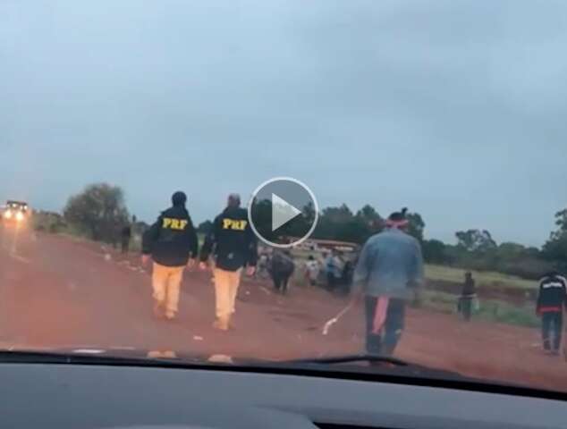 Ap&oacute;s 8 horas de bloqueios, ind&iacute;genas liberam rodovias na regi&atilde;o sul