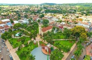 Imagem aérea da cidade de Cassilândia, onde ocorreram os fatos. (Foto: Divulgação)
