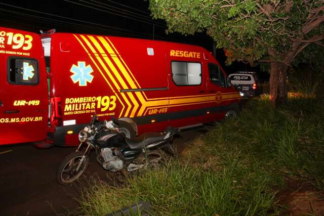 Motociclista fica gravemente ferido em acidente na Av. J&uacute;lia Maksoud