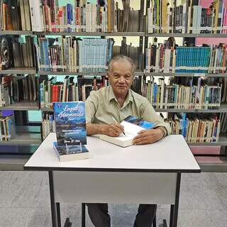 Aos 83 anos, Renan Dourado lança primeiro livro no dia 1º. (Foto: Arquivo pessoal)