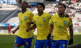 Jogadores comemoram vitória durante partida disputada nesta quarta-feira (31). (Foto: Reprodução/CBF no Twitter)