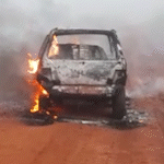 Carro lotado de cigarro paraguaio é consumido pelo fogo na fronteira