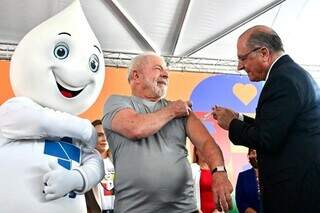 Alckmin aplica em Lula a vacina bivalente contra covid-19 durante lançamento de movimento pró-vacina (Foto: Divulgação/Cadu Gomes)