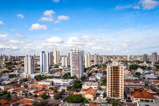 Vista aérea de Campo Grande, mostrando desenvolvimento da cidade com prédios e estabelecimentos (Foto: Henrique Kawaminami)