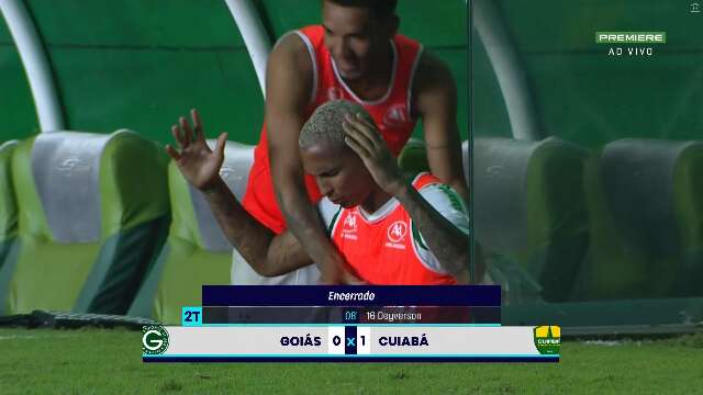 Com gol de Deyverson, Cuiab&aacute; vence Goi&aacute;s e deixa a zona de rebaixamento