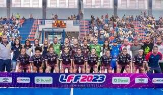 Equpe da Serc/UCDB em campo. (Foto: Reprodução/@futsalfemininoucdb no Instagram)