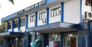 Vítima está internada no Hospital da Vida (Foto: arquivo / Helio Fazan)