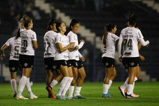 Gabi Portilho, Jaqueline, Gabi Zanotti e Andressa após o gol marcado contra o Flamengo. (Foto: Rodrigo Gazzanel/Corinthians)