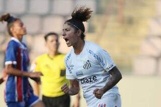 Cristiane, responsável pela vitória, comemora segundo gol diante o Bahia. (Foto: Pedro Ernesto Guerra Azevedo/Santos)