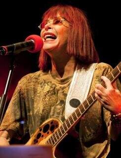 Especial Rita Lee, Batalha da BDP e arrai&aacute;s agitam v&eacute;spera de feriado  