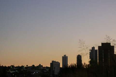 Previs&atilde;o &eacute; de tempo est&aacute;vel, baixa umidade do ar e m&aacute;xima de 32&ordm;C em MS