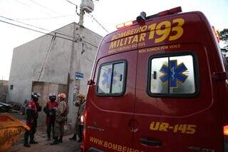Homem &eacute; eletrocutado em telhado e resgatado pelo Corpo de Bombeiros 