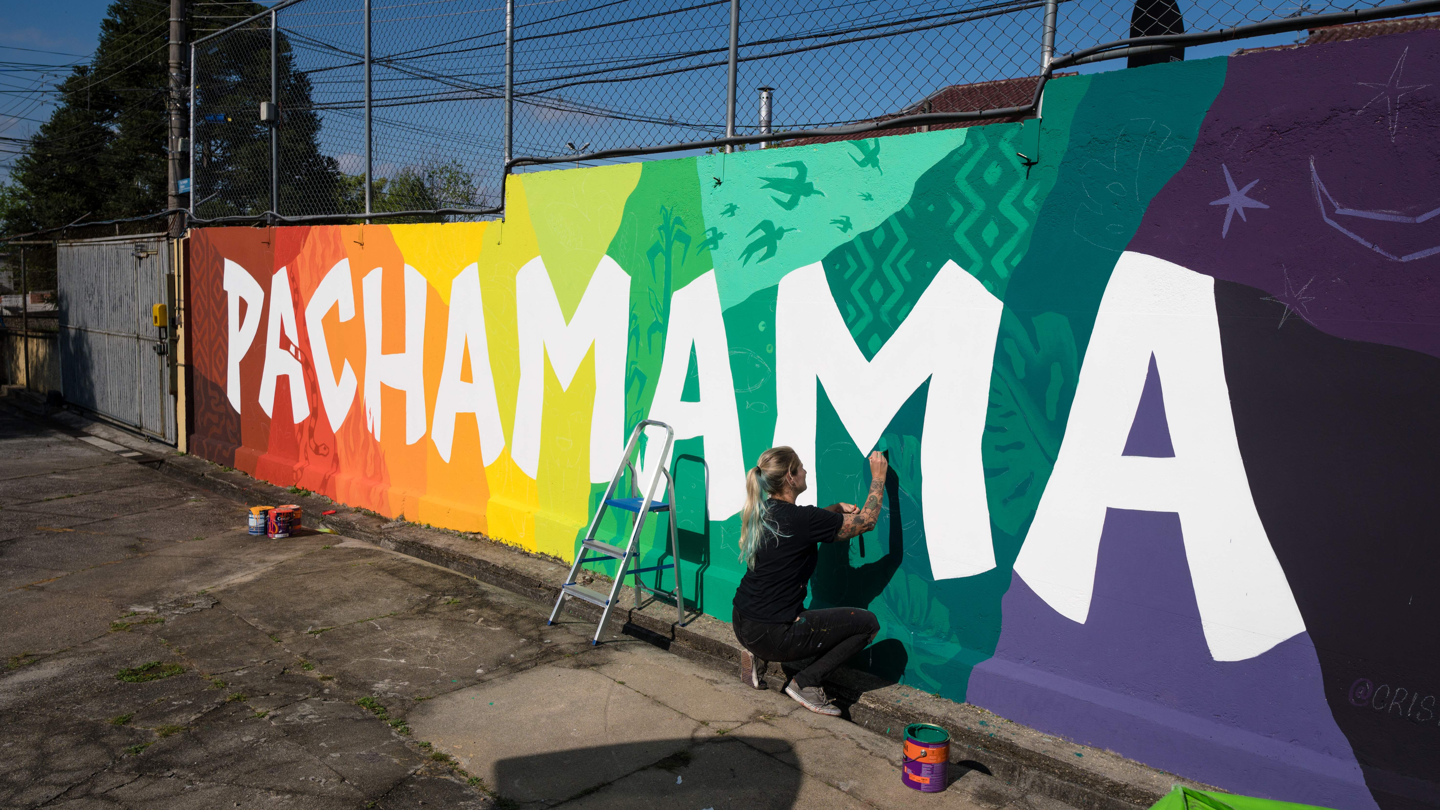 Projeto irá convocar 17 mulheres para expressar arte em muros públicos