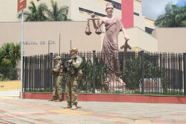 Para j&uacute;ri &ldquo;da d&eacute;cada&rdquo;, juiz aposta em escolta infal&iacute;vel e blindagem de F&oacute;rum