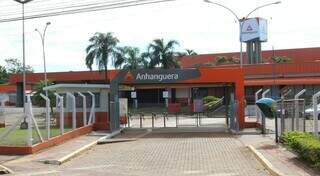 A Anhanguera fica Avenida Gury Marques, 3203, Vila Olinda, perto da fábrica da Coca-Cola.