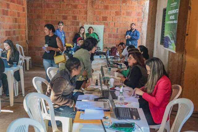 Para ajudar a garantir direitos, defensoria vai &agrave; regi&atilde;o de usina de recicl&aacute;vel