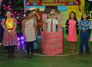 Crianças apresentaram projeto na Festa Junina e Cultura Pantaneira. (Foto: Divulgação)