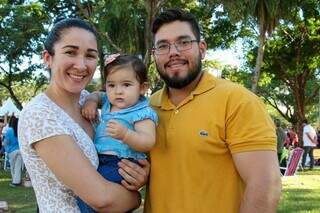 Franciely D’avila, Marcos D’avila e a filha Aurora (Foto: Juliano Almeida)