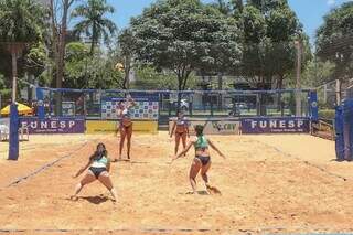 Arena de vôlei de praia na Praça de Esportes Belmar Fidalgo (Foto: Marcos Maluf)
