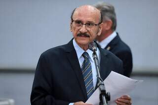 Vereador Loester Nunes, o “Dr. Loester”(MDB), em sessão ordinária na Câmara Municipal de Campo Grande. (Foto: Izaías Medeiros/CMCG)