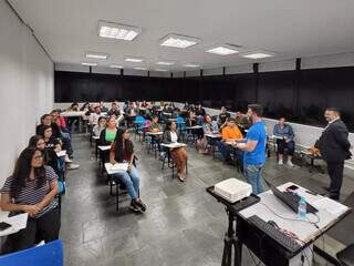 Estudantes em sala de aula. (Foto: Reprodução/Sejuv)