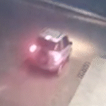Motorista perde controle e carro vai parar dentro de valeta; veja o vídeo
