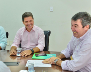 Prefeito de Maracaju, Marcos Calderan em agenda com o governador Eduardo Riedel. (Foto: Instagram)