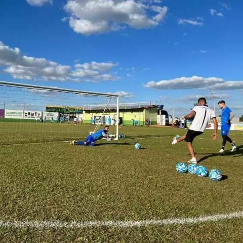 Oper&aacute;rio visita time goiano para entrar na zona de classifica&ccedil;&atilde;o 