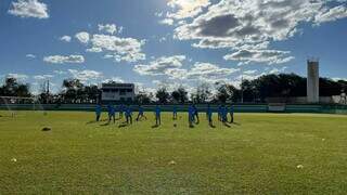 Elenco do Operário em treinamento para jogo contra o Crac (Foto: Divulgação/Operário)