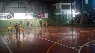 Partida da semifinal da 8ª Copa Pelezinho Estadual de Futsal (Foto:Divulgação)