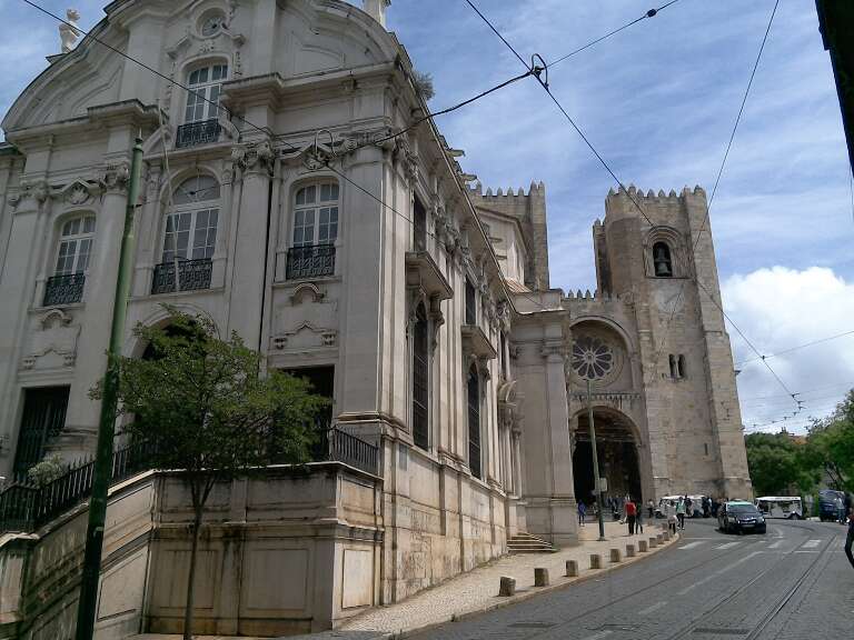 Igreja em homenagem a Santo Antônio, em Lisboa. (Foto: Maristela Brunetto)