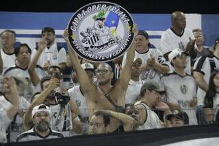 Torcida do Operário apoiando o time no Estádio das Moreninhas (Foto: Divulgação)