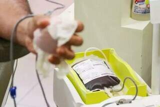 Cidadão doando sangue em Mato Grosso do Sul. (Foto: Campo Grande News/Arquivo)