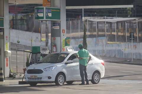 Vai cair: Petrobras reduz 13 centavos o litro da gasolina à distribuidora