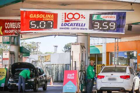 Gasolina deve cair 9 centavos com redução nas distribuidoras