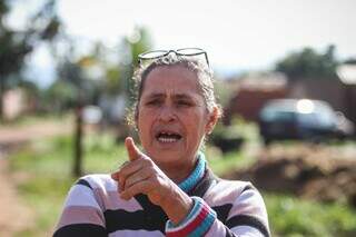 Rosmarina sonha com a escritura, mas não sabe como, nem a quem recorrer. (Foto: Henrique Kawaminami)