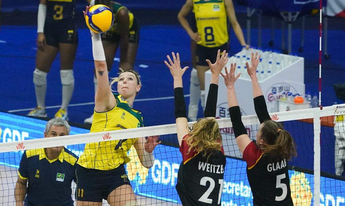 Brasil bate Alemanha e chega à 6ª vitória na Liga das Nações Feminina
