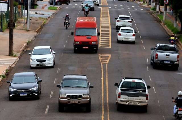 Carros com placas finais 4 e 5 devem pagar o licenciamento at&eacute; o final do m&ecirc;s