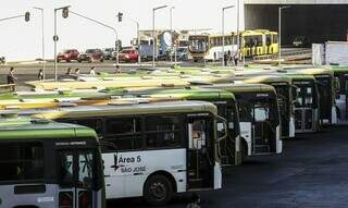 Ônibus em pátio. (Foto: Agência Brasil/Divulgação)
