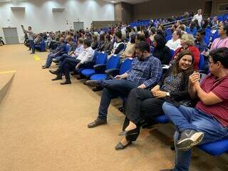 Mais de 400 pessoas participaram presencialmente do primeiro encontro regional para discutir a PPA 2024-2027 de MS. (Foto: Divulgação)