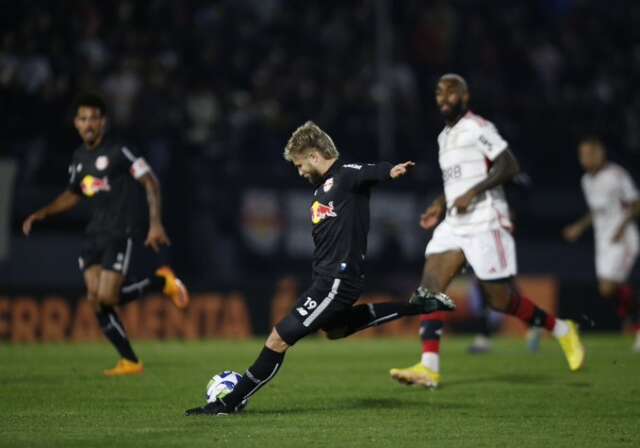 Flamengo &eacute; goleado pelo Bragantino no Brasileir&atilde;o 