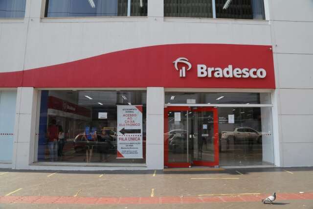 Ap&oacute;s duas licita&ccedil;&otilde;es fracassadas, folha da prefeitura continuar&aacute; com Bradesco